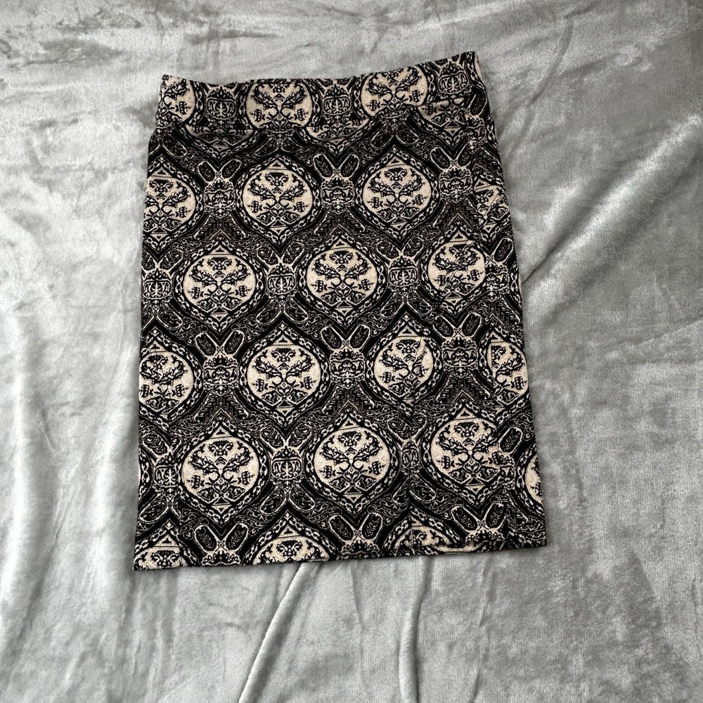 JUICY COUTURE STRETCH BAROQUE JACQUARD W/ METALLIC PENCIL SKIRT~8/MEDIUM READ